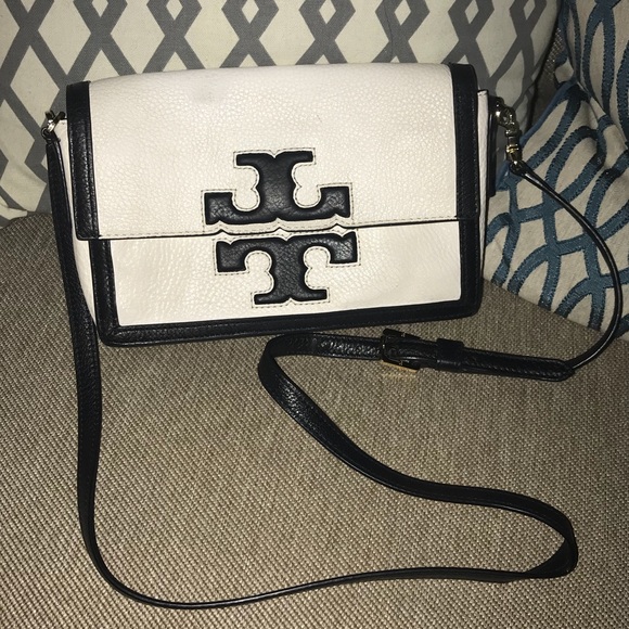 Tory Burch Handbags - Authentic Tory Burch Crossbody clutch bag double T